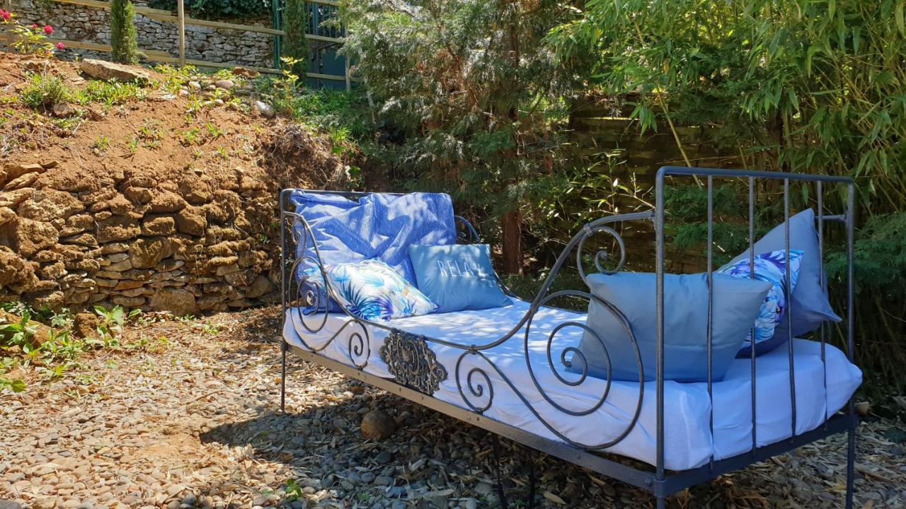 Domaine De La Queyrie Casa de Férias *